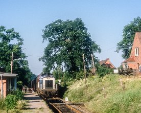 042636_212_oppendorf.1280 DB 212 033 (+218 177 am Schluß) mit Kohlezug nach Dietrichsdorf, Kiel-Oppendorf