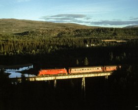 Nordlandsbanen Die Nordlandsbahn von Trondheim über den Polarkreis und das Saltfjell nach Fauske und Bodø
