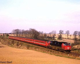 058829_mz_protolyn Die Entwicklung des sogenannten protolyntog , einer lokbespannten Wendezuggarnitur wurde nicht weiterverfolgt. Lange bevor die Wagen in den Iran verkauft...