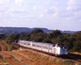 064326_ma_bredstrup Das hochwertigste Angebot im Binnenverkehr sind die lyntog (Blitzzüge), die zweimal täglich Verbindungen zwischen Kopenhagen und fast allen Teilen...