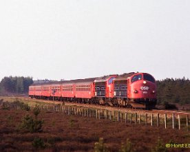 065810_my_fasterholt 1985 endete die Verwendung der Dampfheizung im Westen und damit zunächst auch der Einsatz von MX/MY vor Reisezügen. Als 1989 aber die MZ für den...