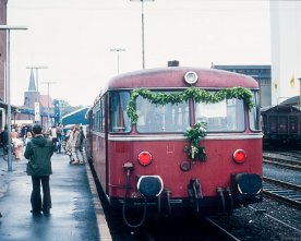 028104_798_neustadt DB 798 791 + 998 710 (Nto 4156, letzte Fahrt) in Neustadt/Holstein