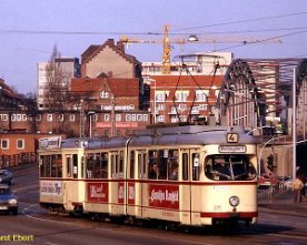 031422_gablenzbr Eingesetzt wurden Düwag-Sechsachser mit modernisierten Uerdinger Zweiachsbeiwagen, hier in der Gablenzstraße.