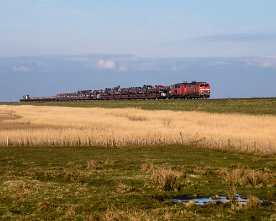 20160402-HE-244.1280 DB 218 340 + 218 376 mit Sylt Shuttle am Hindenburgdamm