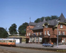 050804_ulricehamn Mitte der achtziger Jahre wurde auf sehr vielen Nebenstrecken der Personenverkehr stillgelegt - damals noch in Verantwortung der Staatsbahn SJ, ehe im Rahmen...