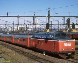 064130_y3_malmo Ebenfalls aus den sechziger Jahren stammten die Dieseltriebwagen der Reihe Y3, wegen ihrer Form Kamele genannt. Die bei LHB in Salzgitter gebauten Fahrzeuge...